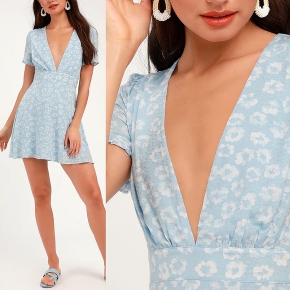 NWT Lulus Garden Explorer Floral Print Mini Dress in Light Blue Size Small - Picture 2 of 8